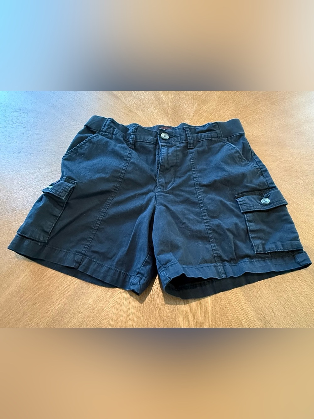Lee women’s black cargo shorts size 8/medium